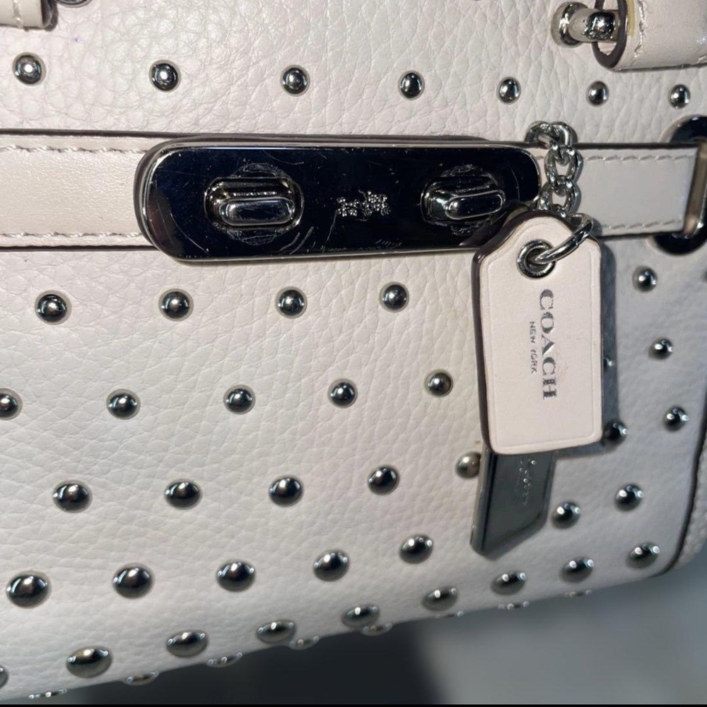 Coach Swagger 21 w/Studs EUC - Picture 3 of 12